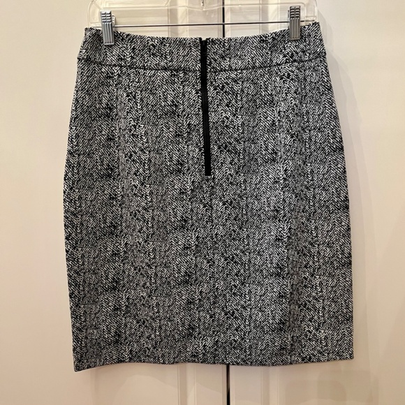 ✨NWOT✨ CAbi Agent Skirt - Sz 4 - Picture 6 of 10